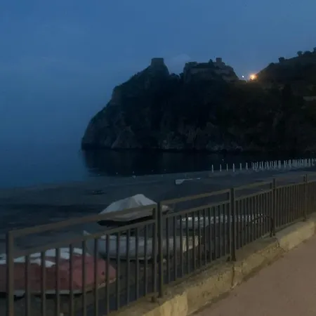 Albatros Fronte Spiaggia SantʼAlessio Siculo