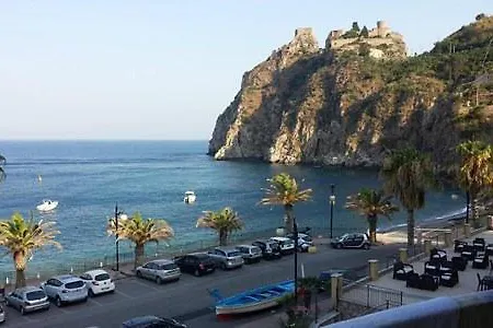 Albatros Fronte Spiaggia SantʼAlessio Siculo