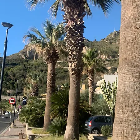 Albatros Fronte Spiaggia SantʼAlessio Siculo